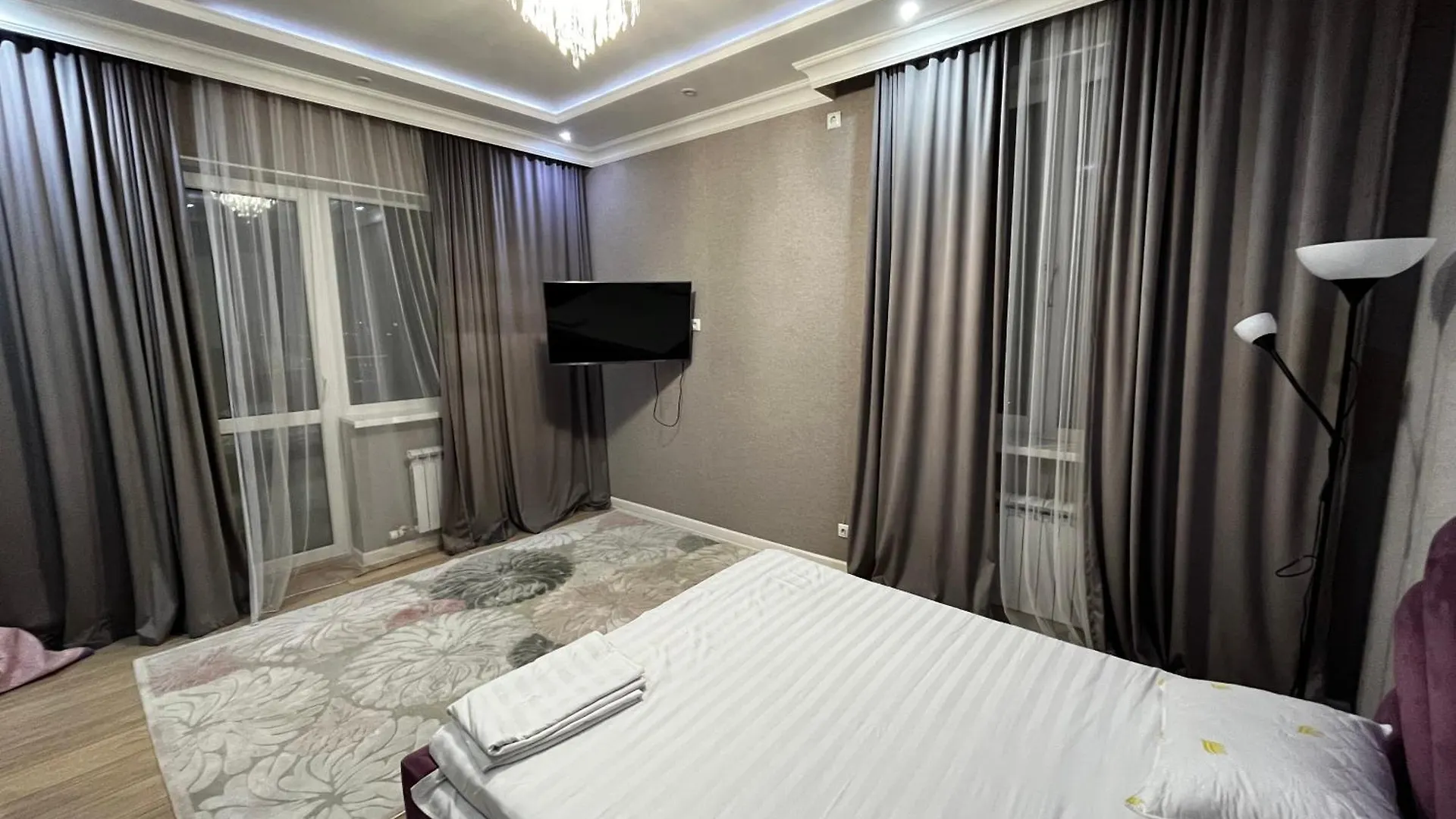 Уютная Квартира В Центре Города С Потрясающим Видом Жк Dream City Apartment Nur-Sultan